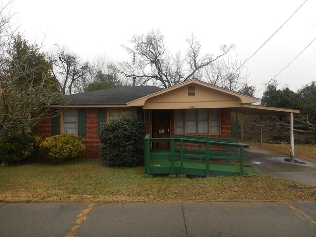 Building Photo - 3 Bedroom 1 Bath Downtown Augusta