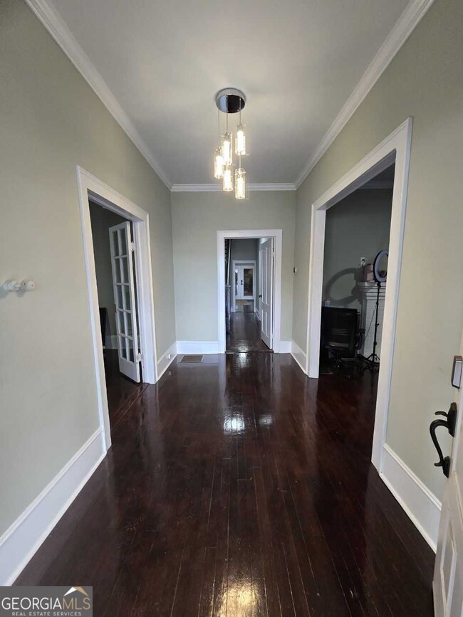 Building Photo - 402 Meriwether St