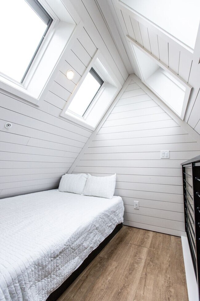 Building Photo - A Micro Home That Doesn't Feel Small!