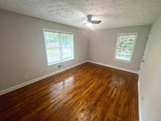 Building Photo - 3932 Fraser Cir
