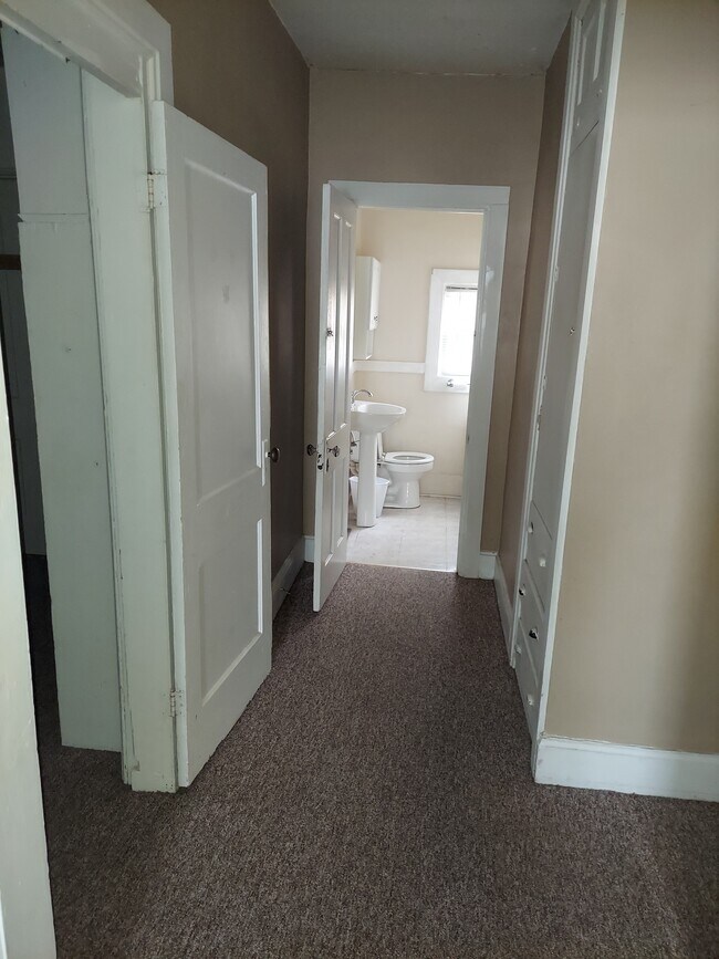 Bathroom - 718 W Jackson St