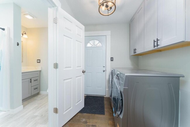 Building Photo - 116 Jewett St