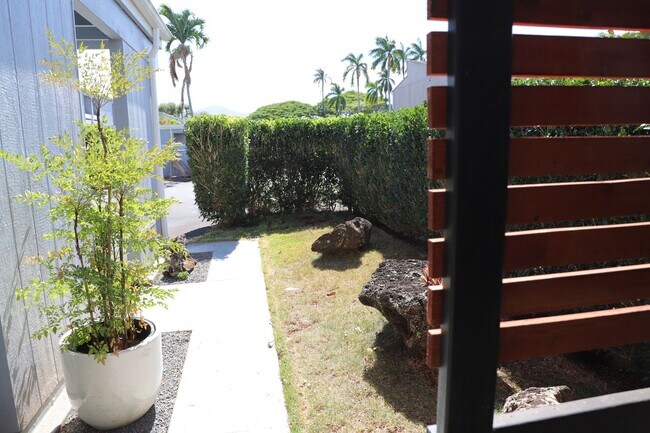 Building Photo - 95-341-341 Mahapili Ct