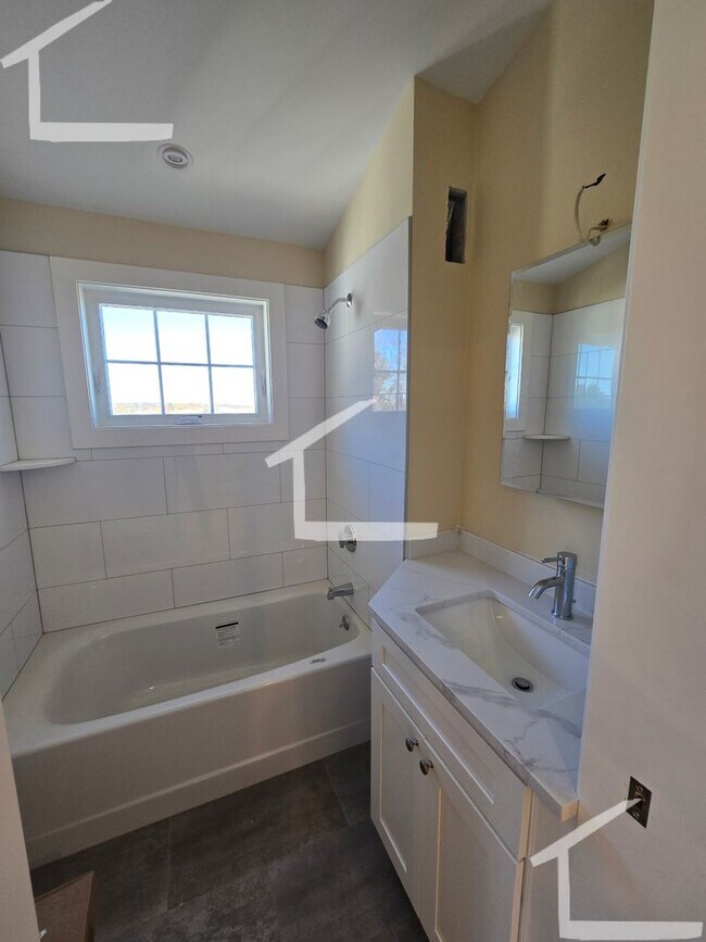 Building Photo - 3B Glenley Terrace
