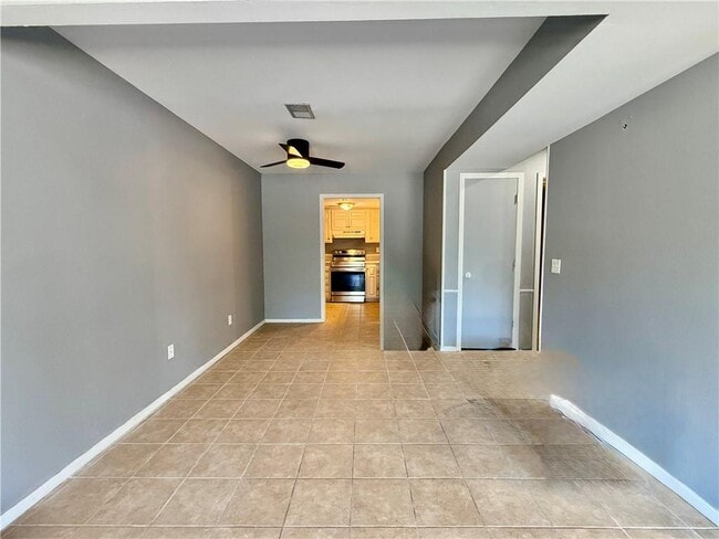 Building Photo - 20 Annette Ln