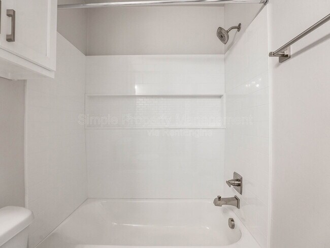 Building Photo - 608 Blue Fish Ct