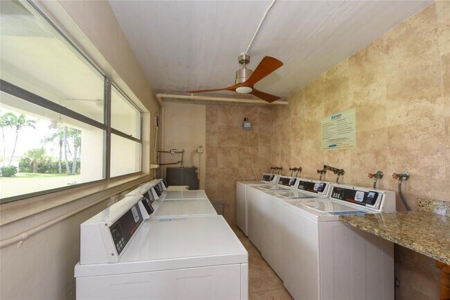 Building Photo - 4200 Crystal Lake Dr