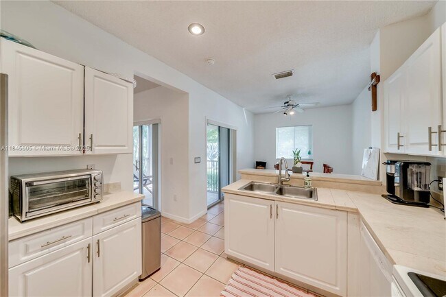 Building Photo - 16332 Malibu Dr