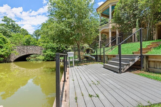 Building Photo - 106 La Vie Dr