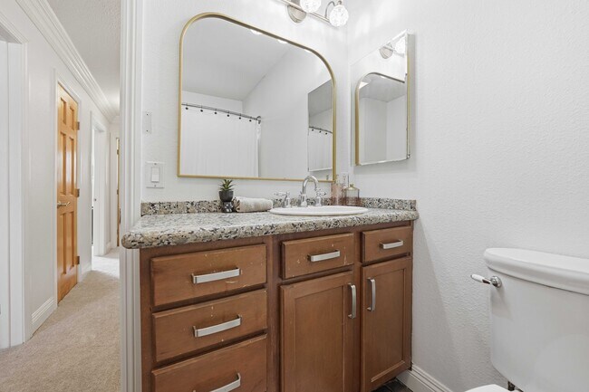 Building Photo - 5505 Adelaide Ave