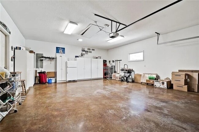 Building Photo - 15 Glenbrook Ln