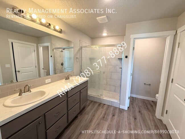 Building Photo - 4727 W Santa Fe Ln