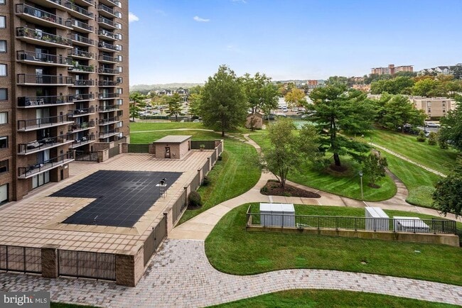 Building Photo - 200 N Pickett St