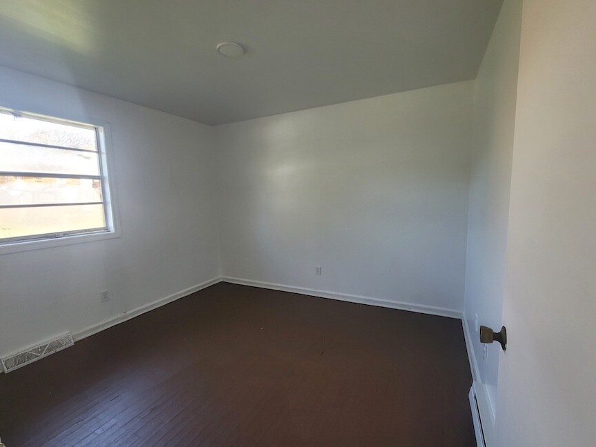 Building Photo - 317 E Florida St