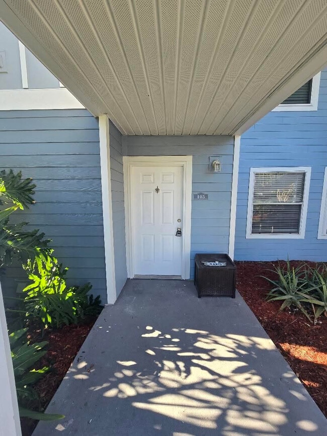 Primary Photo - 715 Sugar Bay Way