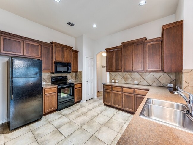 Building Photo - 3605 Chapel Hill Lane