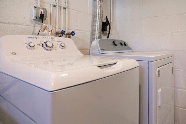 Building Photo - 7906 Lanyard Dr