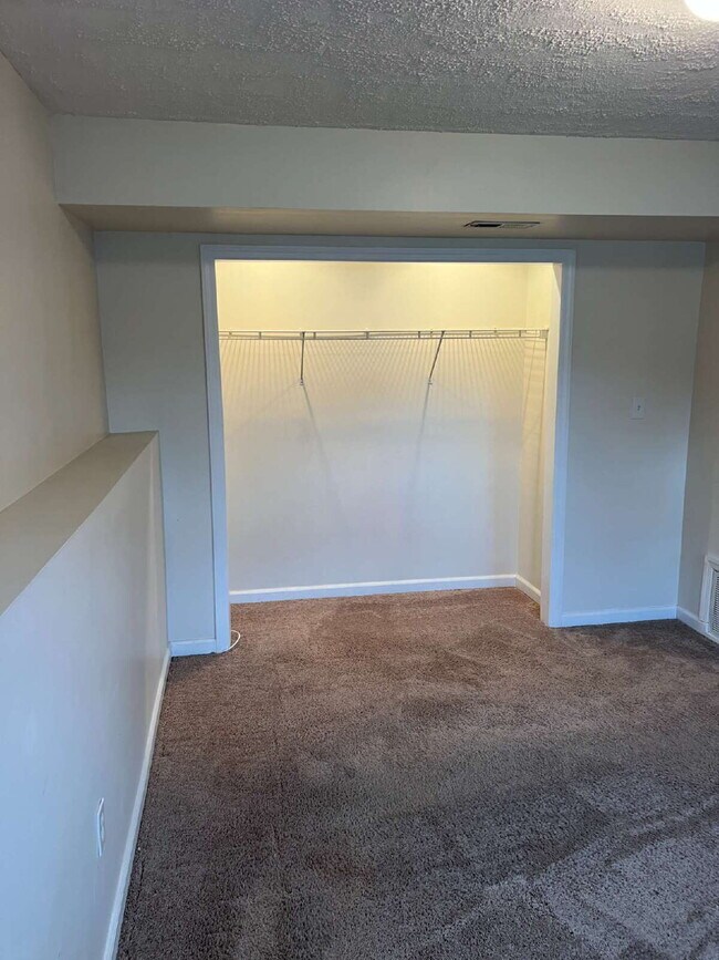 Building Photo - Split foyer home in Lancaster Gate with 3 bedrooms and 1 bathroom. 2 Bedrooms and Bathroom Upstai...