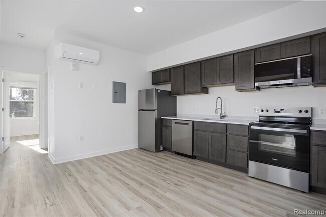 Building Photo - 799 E Grand Blvd