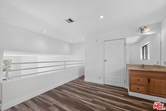 Building Photo - 3712 Evans St W