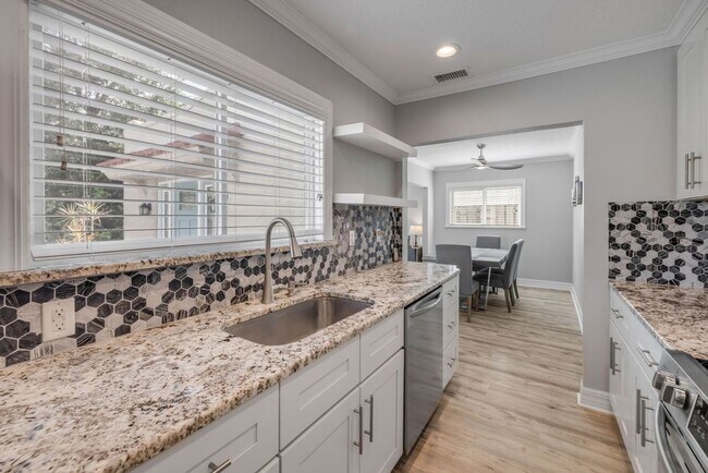 Building Photo - Renovated Spanish-Style 2/1 Beach Bungalow Just Steps to the Ocean!