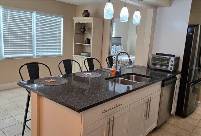 Building Photo - 170 Argus Rd