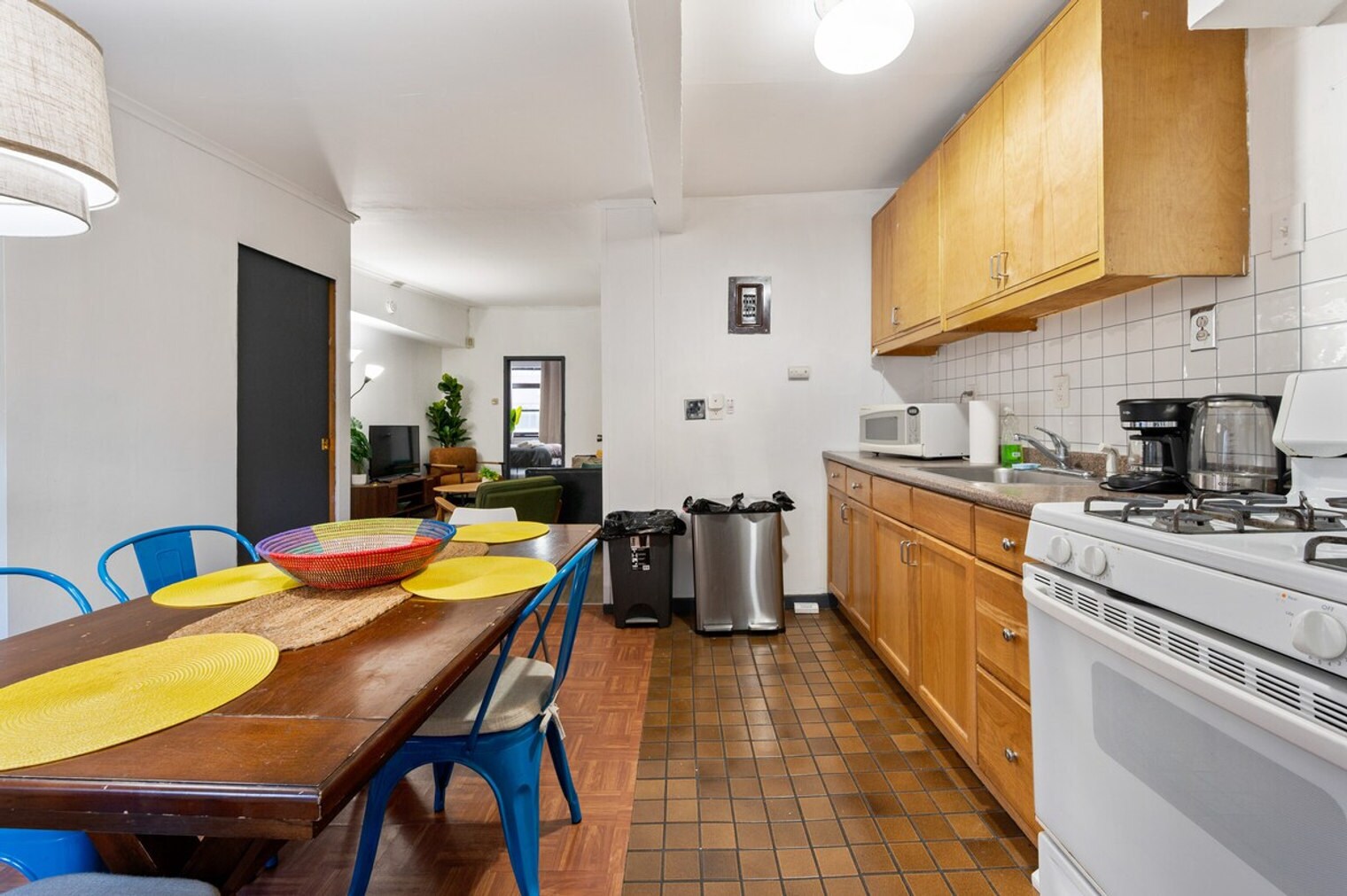 Building Photo - 301 W 31st St