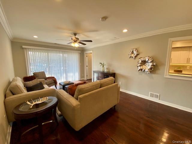 Building Photo - 105 Westwood Dr