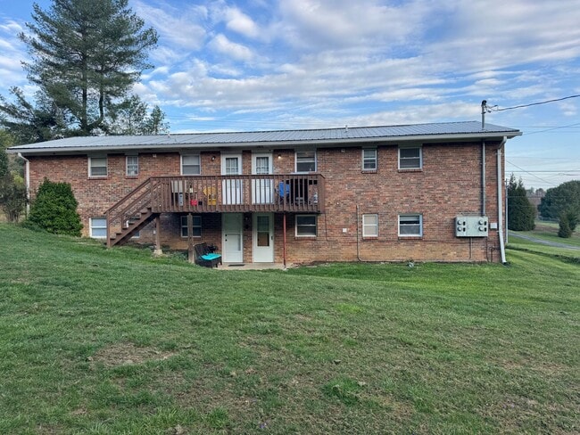 Building Photo - 2903 S Greenwood Dr