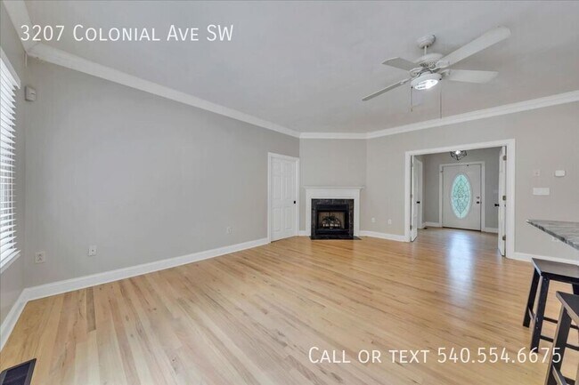 Building Photo - 3207 Colonial Ave SW