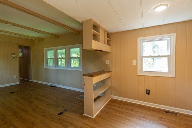 Building Photo - 2 Bed, 1 Bath, Manufactured Home in Harper...