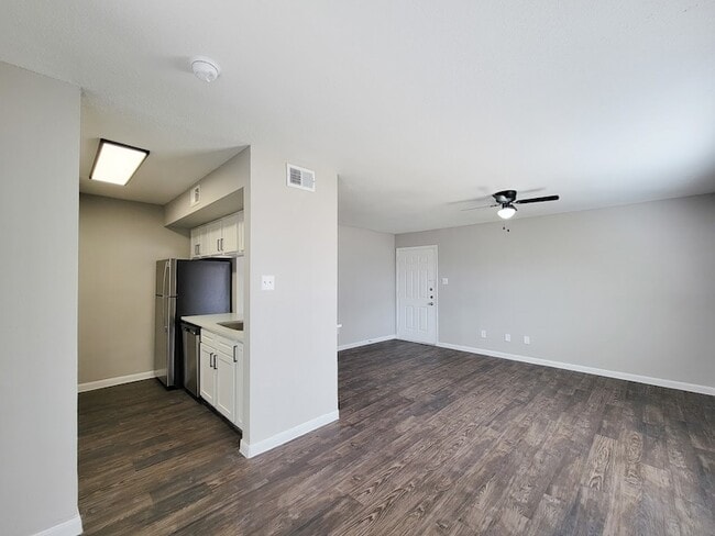 Building Photo - 12335 Antoine Dr