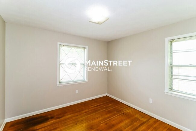 Building Photo - 3 Bedroom Pet-Friendly Home in Memphis, TN with Main Street Renewal