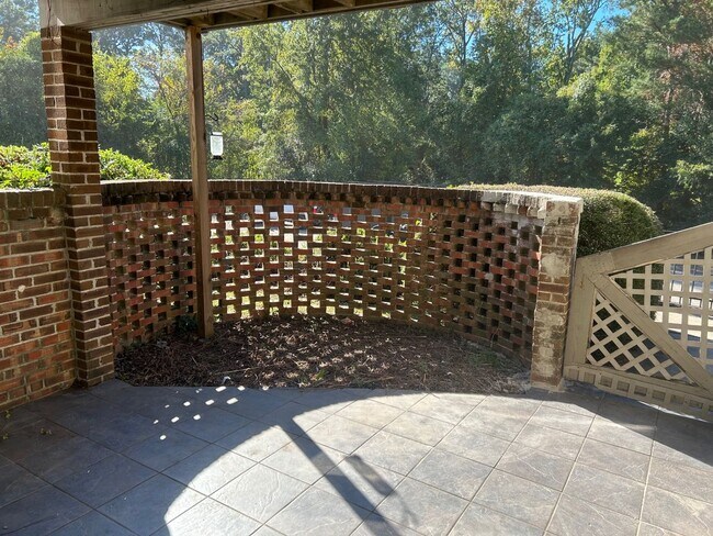 Building Photo - 3609-E-65 Juneau Rd