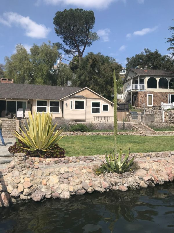 Building Photo - 800 Lake Sherwood Dr