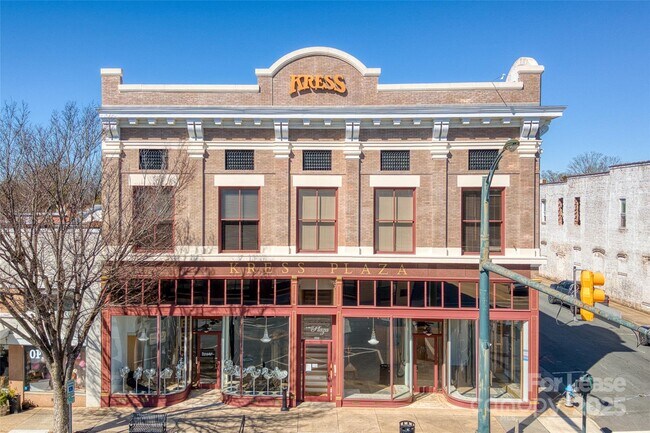 Primary Photo - 300 S Main St