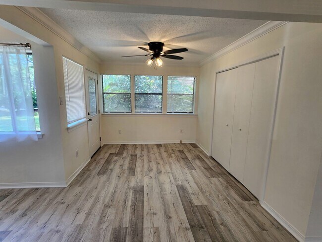 Building Photo - Gulf Shores 2/1.5 condo at Country Club Village