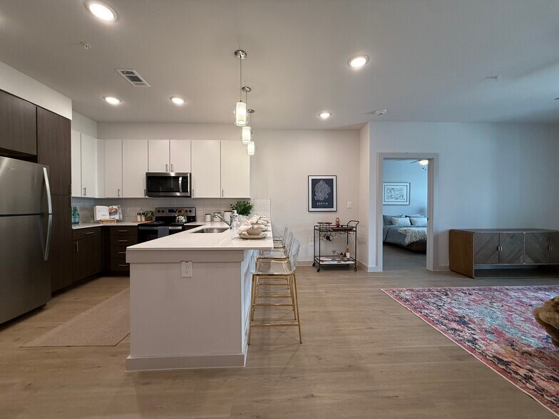 Building Photo - 1102 Treeta Trl