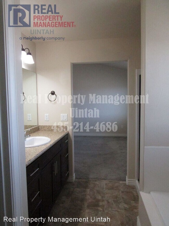 Building Photo - 3 br, 2.5 bath House - 407 E Gray Fox Lane