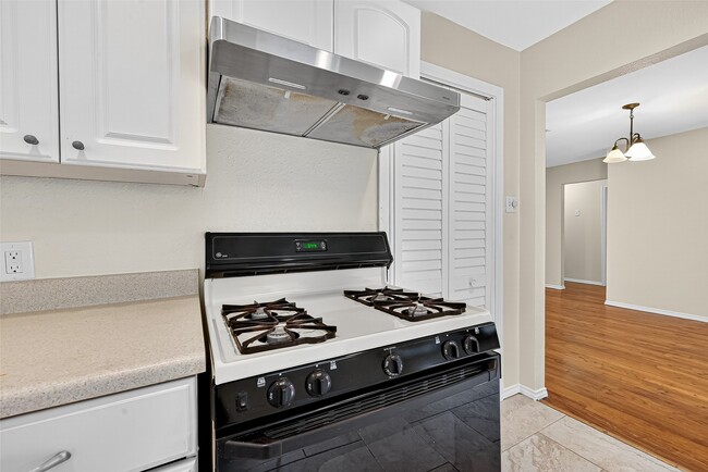 Building Photo - 1111 Choate Cir
