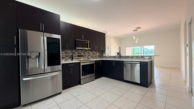 Building Photo - 4310 Diamond Way
