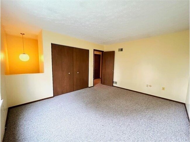 Building Photo - 133 Orchard Dr