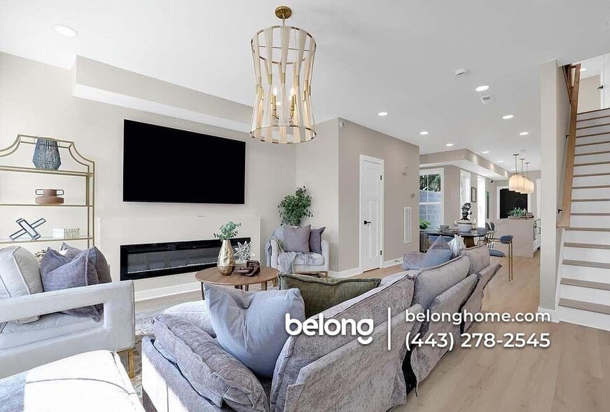 Building Photo - 1032 W Franklin St