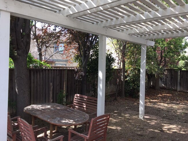 Building Photo - 5124 Paddock Ct