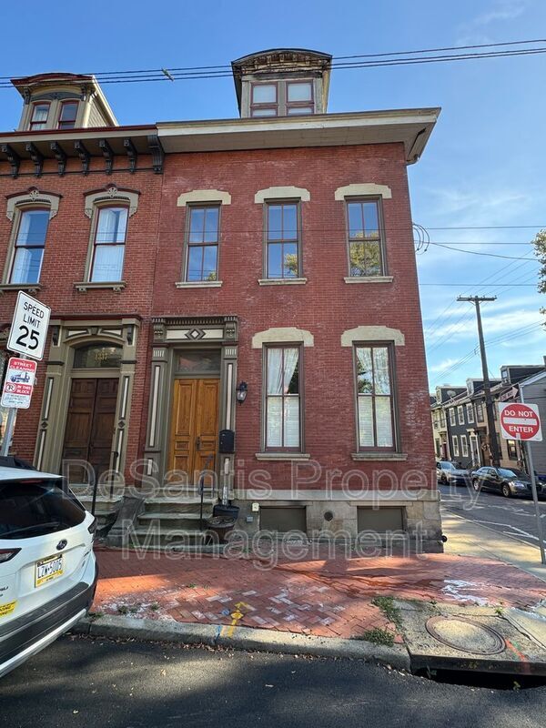 Primary Photo - 1339 W North Ave