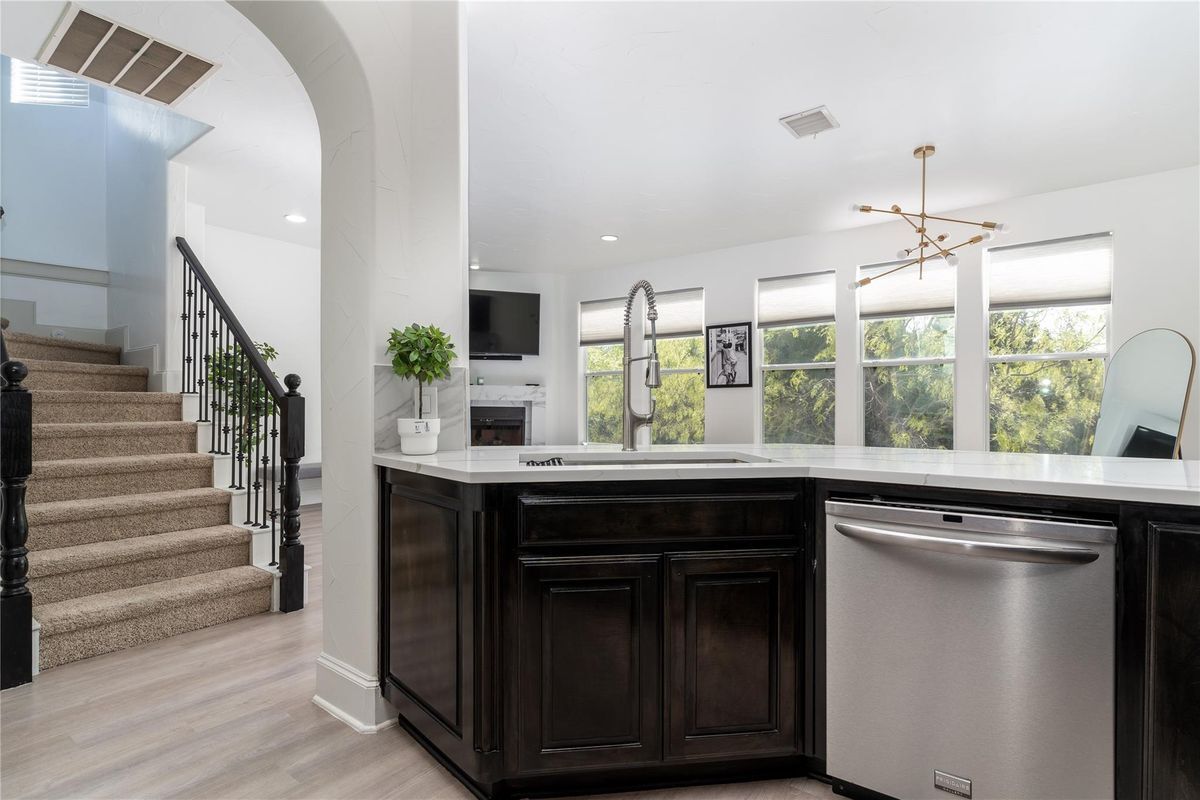 Building Photo - 2635 Villa Di Lago Dr