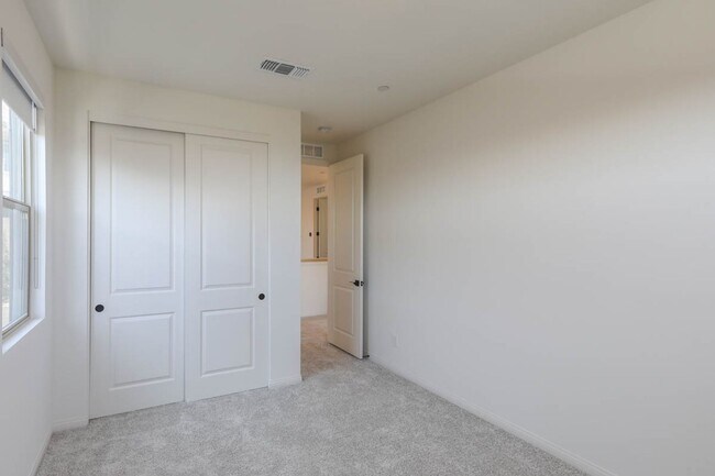 Building Photo - 3 Bedroom West Summerlin Beauty