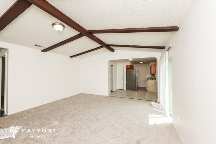 Building Photo - 1420 Palisades Dr