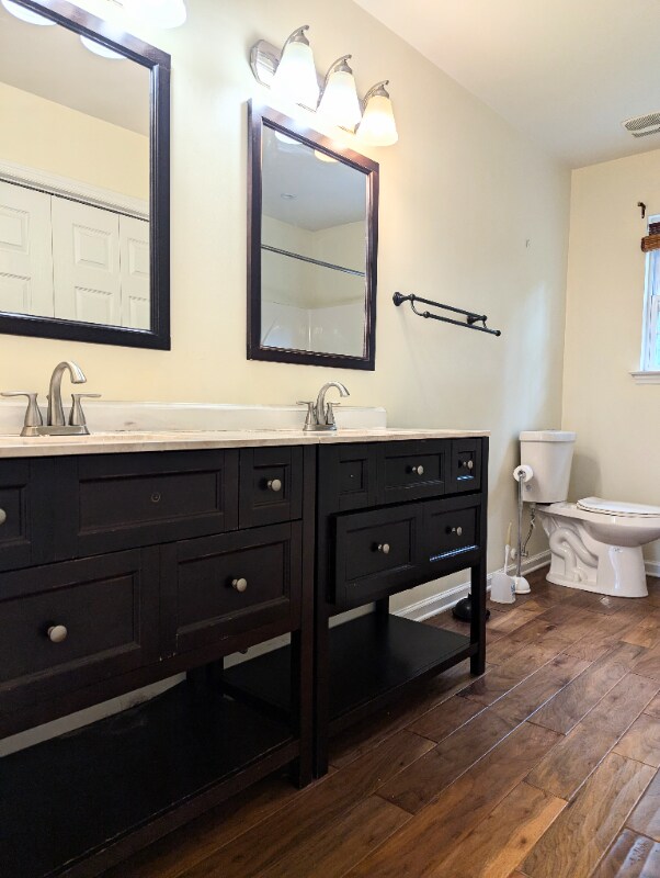 Building Photo - 9220 S Moreto Cir
