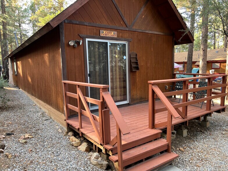 Building Photo - 259 Spruce Ln